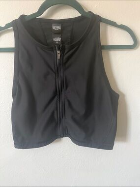 Victoria Sport Black Front-Zip Crop Tank